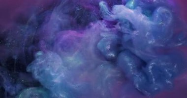 Bulut parıltısı karışımı. Mürekkep sıvısı. Bulanık, mor, dumanlı, parlak dalgalı, kıvrımlı doku soyut akrilik arka planda yayılıyor..