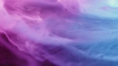 Floresan boyası. Dökül bakalım. Bulanık mavi mor renkli canlı dalga ışıltılı pigment akrilik sıçrama soyut yaratıcı arka planda.