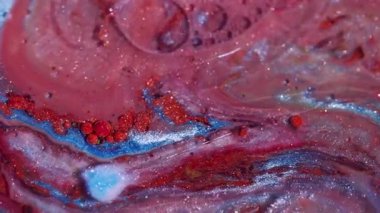 Parıldayan boya. Canlı baloncuk. Bulanık kırmızı turuncu turuncu yağ suyu soyut sanat akrilik zemininde yüzen parlak mermer akıntısı.