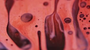 Dalga mürekkebi. Sıvı doku. Bulanık kırmızı bronz renkli su boyası soyut sanat eserlerinin yaratıcı arka planında parlak kimyasal mermer lekeler..