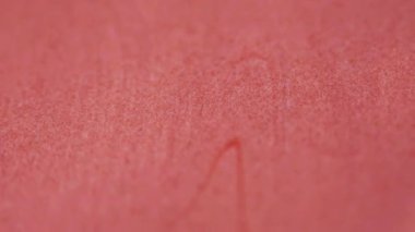 Tahıl boya. Damlatma sıvısı. Odaklanamayan pembe renk kimyasal su ıslak akrilik doku sıvı akışı sanatın soyut yaratıcı arka planına dökülüyor.