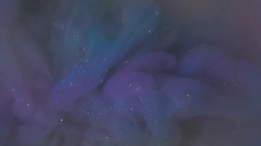 Duman karışımı. Odaklanmamış mürekkep akışı. Sis rengi sıvı girdap eğimli su dokusu. Sanat mavisi menekşe parıldayan buhar soyut arkaplan.