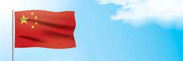 Флаг Китая, размахивающий на фоне голубого неба. — стоковый вектор