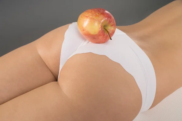 Mujer y manzana — Foto de Stock