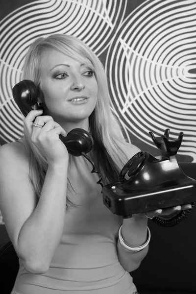 Frau und Telefon — Stockfoto