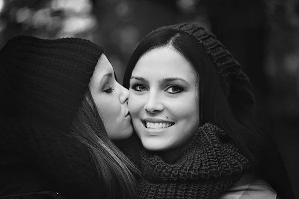 Freundinnen — Stockfoto