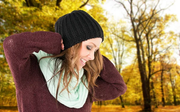 Vrouw in de natuur — Stockfoto