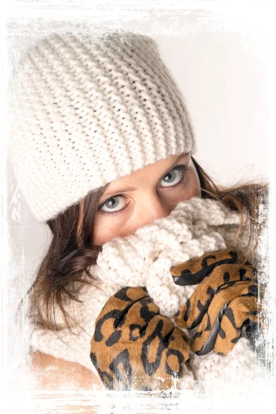 Vrouw in winterkleren — Stockfoto