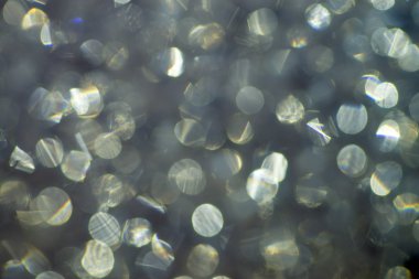 arka plan bulanık yansımaları ile