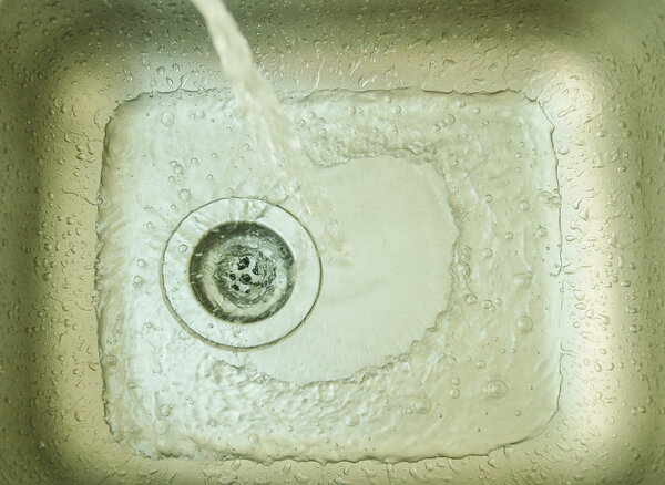 Вода в раковине
