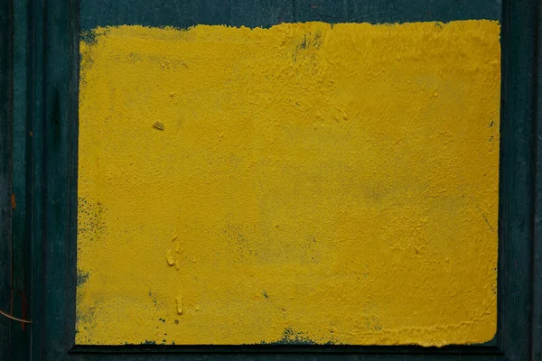 Négyzet alakú sárga festék a falon. — Stock Fotó