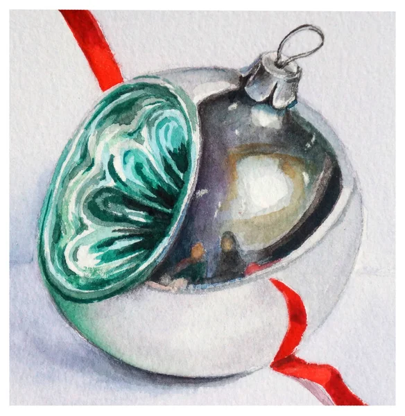 Ilustração de aquarela de Ano Novo com uma bola de vidro de cor prata brilhante em um fundo leve. Imagem De Stock