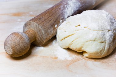 Pizza hamur amd oklava