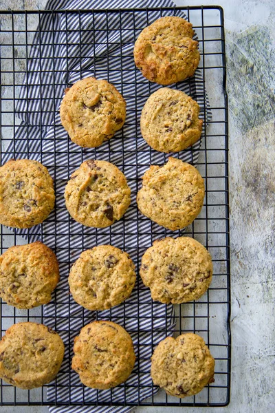 Cookies Rak Kawat Tilikan Atas — Stok Foto