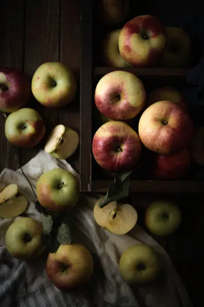 Basket Organic Apples Wooden Surface — Stock Photo, Image