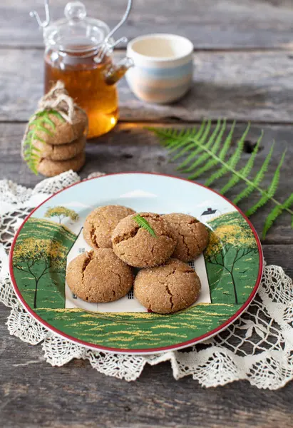 Biscuits Aux Épices Avec Farine Einkorn Sur Une Belle Assiette — Photo