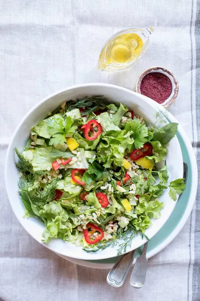 Grüner Salat Mit Perlgerste — Stockfoto