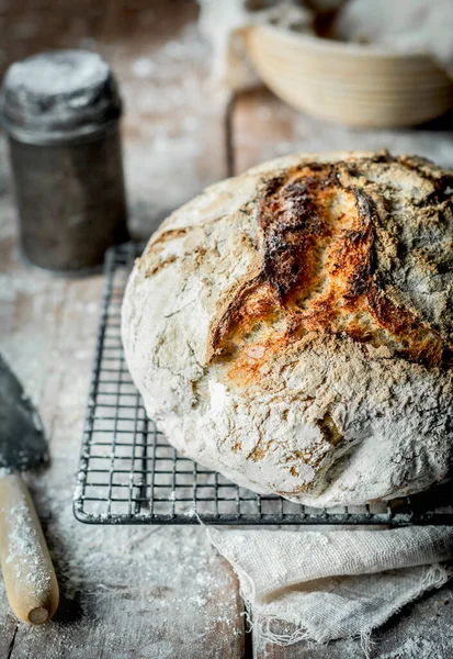 Soğutma Rafında Yapımı Ekmek — Stok fotoğraf