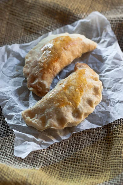 Empanadas Primo Piano Girato Sul Tavolo — Foto Stock