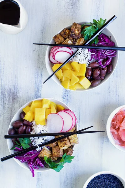 Cuenco Vegano Con Arroz Basmati Mango Tofu Frito Col Morada — Foto de Stock