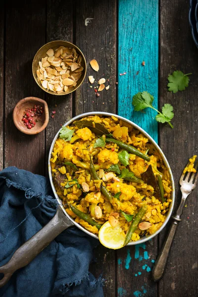 Coliflor Frijol Verde Biryani Vegano Una Sartén —  Fotos de Stock