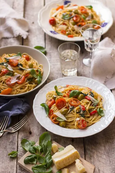 Spaghetti Cherry Tomatoes Fresh Basil Olives Chili Parmesan — Stock Photo, Image