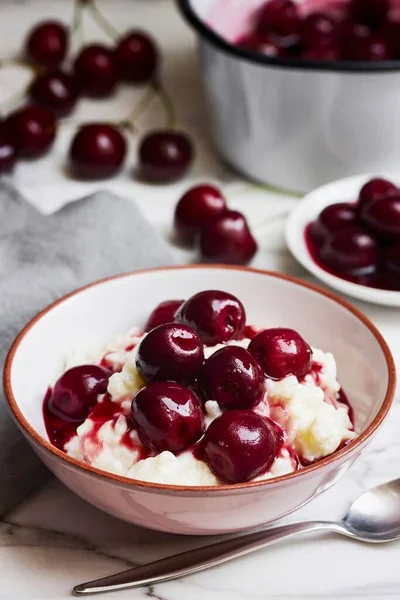 Körsbärspudding Närbild — Stockfoto