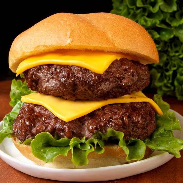 Close Shot Delicious Double Cheeseburger Lettuce — Stock Photo, Image