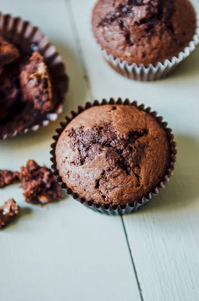 Close Shot Van Heerlijke Chocolade Cupcakes Papieren Koffers — Stockfoto