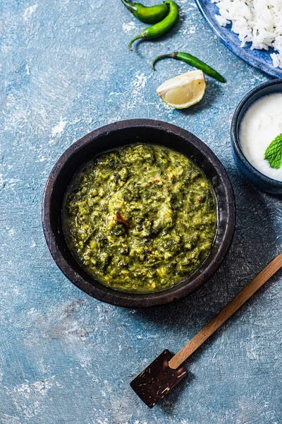 South Indian Style Spinach Lentil Curry — Stock Photo, Image