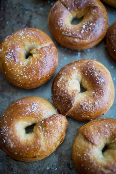 Crisp Bagels Sea Salt Baking Tray — Stock Photo, Image