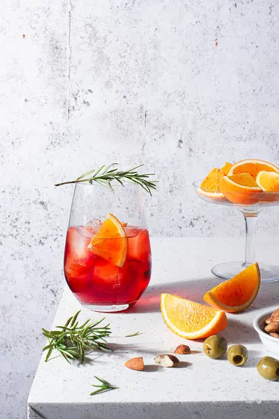 Negroni Cocktail Oranges Rosemary Herbs — Stock Photo, Image