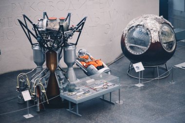 KALUGA, RUSSIA - 14 Mart 2021: Atmosferik astronot detayları. Devlet Kozmonotlar Tarihi Müzesi adını K.E. 'den almıştır. Tsiolkovsky