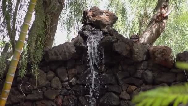Stänk Vatten Från Vattenfall Slow Motion 120Fps — Stockvideo