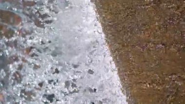 Su sıçratma yavaş çekim 250 fps