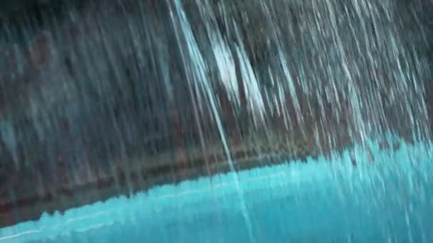 Spruzzare Acqua Dalla Cascata Rallentatore 250Fps — Video Stock