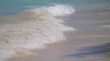Ağır çekimde okyanus dalgaları 180 fps