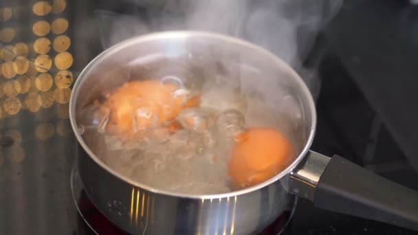 Eieren Koken Pot Slow Motion 180Fps — Stockvideo
