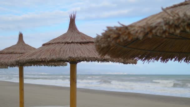 Paraguas Playa Cámara Lenta 60Fps — Vídeos de Stock