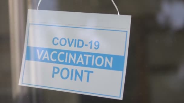 Information Sign Entrance Covid Vaccination Center Slow Motion 60Fps — Stock Video