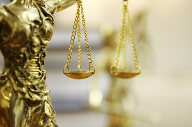 Heykel Bayan Adalet (Justitia)