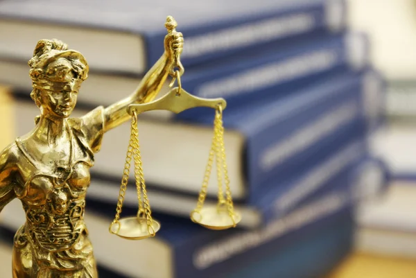 Standbeeld van Lady rechtvaardigheid (Justitia) — Stockfoto