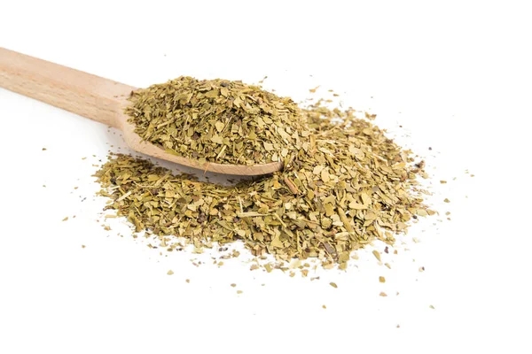 Αποξηραμένα Φύλλα Τσαγιού Yerba Mate Ξύλινη Κουτάλα Που Απομονώνονται Λευκό — Φωτογραφία Αρχείου