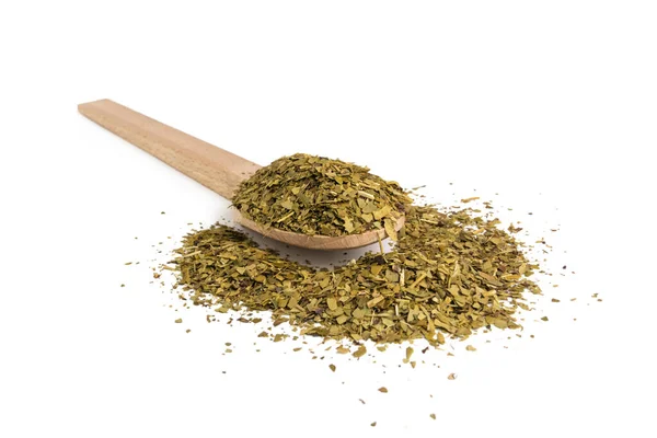 Αποξηραμένα Φύλλα Τσαγιού Yerba Mate Ξύλινη Κουτάλα Που Απομονώνονται Λευκό — Φωτογραφία Αρχείου