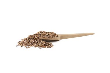 Bistorta officinalis bistort, yaygın bistort, Avrupa bistort veya çayırlık bistort olarak da bilinir. Beyaz arka planda izole edilmiş tahta kaşık üzerinde. Diğer yaygın isimler arasında yılan ayağı, yılan kökü, yılan otu ve Paskalya çıkıntıları yer alıyor. Şifalı bitki..