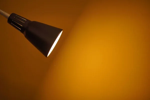 Золота Настільна Лампа Сучасний Мідний Фон — стокове фото