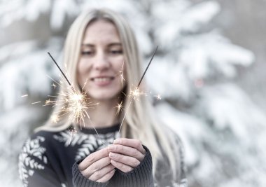 maytap kış adlı kadınla