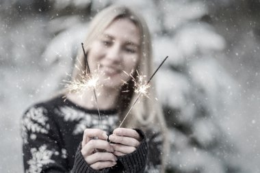 maytap kış adlı kadınla