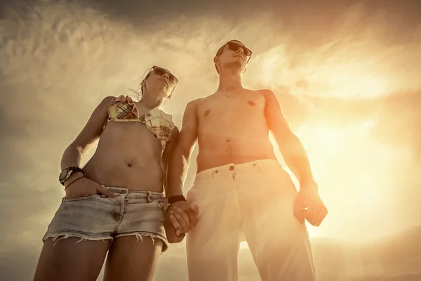 Estancia en pareja en la playa — Foto de Stock