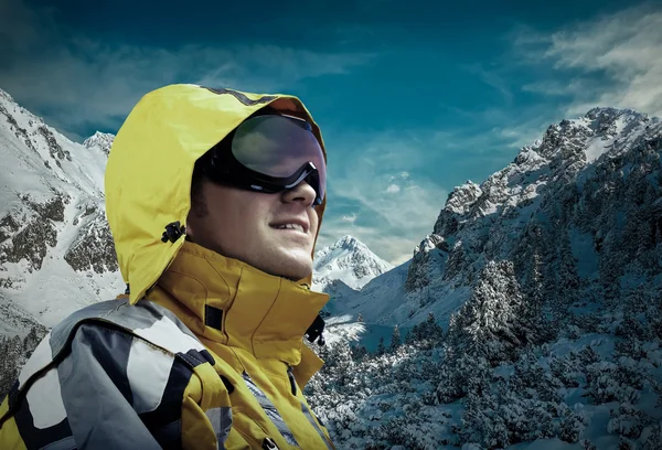 Schöne Aussicht auf die Berge im Winter — Stockfoto